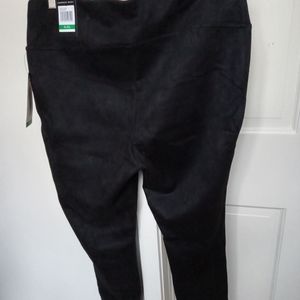 NEW.  WOMEN'S SUEDE BLACK SLACKS   SIZE XL  NWT